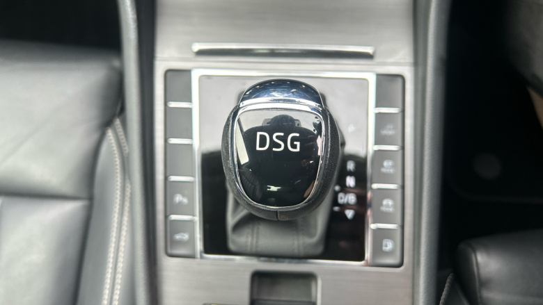 Skoda Superb 1.4 TSI iV SE L DSG 5dr Hatchback